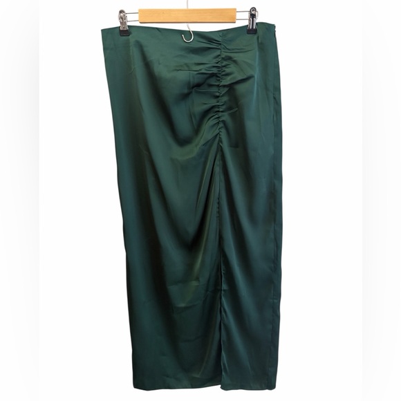 NWT Blu Pepper Forest Green Ruched Satin Pencil Maxi Skirt Size XL Wedding Guest - Picture 2 of 16